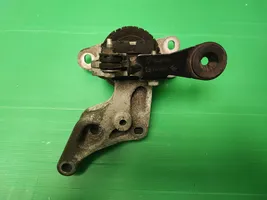 Opel Vivaro Engine mount bracket 165385971R