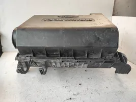 Ford Transit Caja del filtro de aire 6899538