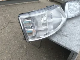 Volkswagen Multivan T5 Lampa przednia 