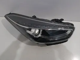 Hyundai i40 Lampa przednia 92102-3Z530