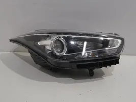 Hyundai i40 Lampa przednia 92102-3Z530