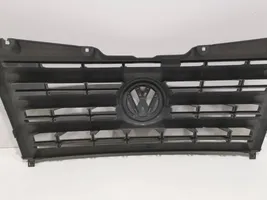 Volkswagen Crafter Etupuskurin ylempi jäähdytinsäleikkö 2e0853653