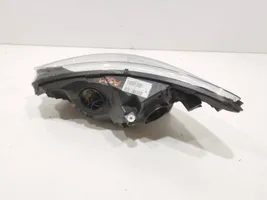 Renault Captur Lampa przednia 260103670R