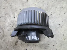 Toyota Avensis T270 Pečiuko ventiliatorius/ putikas 