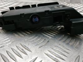 Volvo XC90 Skrzynka bezpieczników / Komplet 31450530
