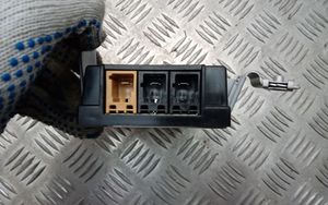 Audi A3 S3 8P Antenas pastiprinātājs 8P4035225D