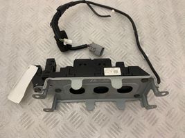 Lexus IS III XE30 Releju montāžas bloks G384248020