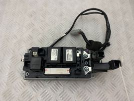 Lexus IS III XE30 Releju montāžas bloks G384248020