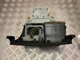 Toyota Avensis T250 Monitor / wyświetlacz / ekran 8611005020