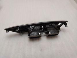 BMW X4 G02 Centrinės oro grotelės 9371467