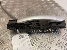 Skoda Fabia Mk2 (5J) Передний держатель / кронштейн для внешней ручки открытия 5N0837885H