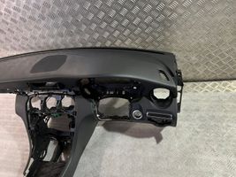 Mercedes-Benz C W205 Armaturenbrett Cockpit 