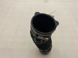 Maserati Levante Turboahtimen ilmanoton letku 670105376