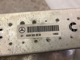 Mercedes-Benz GLS X166 Välijäähdyttimen jäähdytin A0995002800