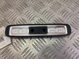 Mercedes-Benz C W205 Lampka podsufitki tylna A2389065100