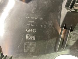 Audi A1 Rivestimento superiore laterale del sedile posteriore 82G867767A