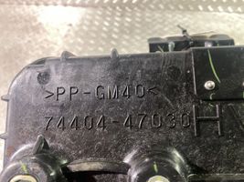 Toyota C-HR Boîte de batterie 7440447030