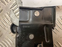BMW 2 F22 F23 Konepellin lukituksen vastakappale 7242548