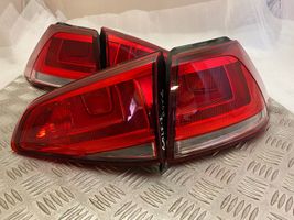 Volkswagen Golf VII Lampy tylne / Komplet 5G0945095M