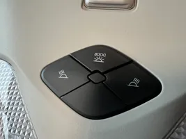 Toyota C-HR Illuminazione sedili anteriori 81260F4013
