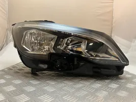 Peugeot 5008 II Lampa przednia 9810478080