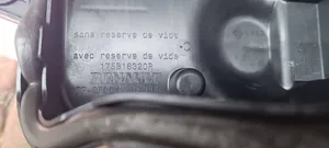 Renault Master III Dzinēja pārsegs (dekoratīva apdare) 175B18320R