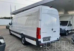 Mercedes-Benz Sprinter W907 W910 Pagrieziena lukturis spogulī A9109064700