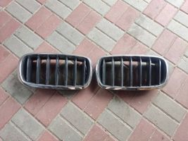 BMW X5 F15 Maskownica / Grill / Atrapa górna chłodnicy 7316075