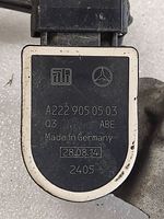 Mercedes-Benz C W205 Sensore di livello di altezza della sospensione pneumatica anteriore (usato) A2229050503