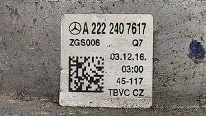Mercedes-Benz S W222 Moottorin kiinnikekorvake A2222407617