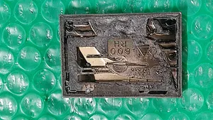 Lexus NX Emblema della porta anteriore/lettere del modello 75361-78010