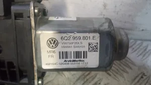 Volkswagen Polo Moteur de lève-vitre de porte avant 