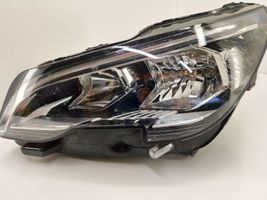 Peugeot 5008 II Lampa przednia 98104781809