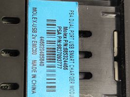 Peugeot 508 II USB-pistokeliitin 9827093777