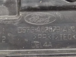 Ford Mondeo MK V Rivestimento dell’estremità del parafango DS73A02079A
