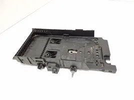 Ford Mondeo MK V Boîte de batterie DG9310723A