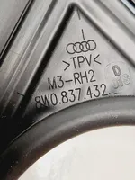 Audi A4 S4 B9 Listwa / Uszczelka szyby drzwi przednich 8W0837432