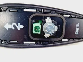 Toyota RAV 4 (XA40) Antena GPS C8G16