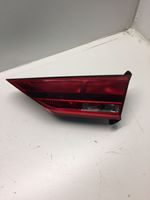 Audi Q3 F3 Lampy tylnej klapy bagażnika 83A945076