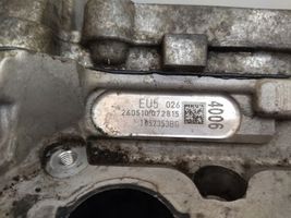 Volkswagen Touareg II Culata del motor 1057353BG