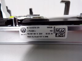 Volkswagen Touareg III Galinė apdailos juosta 760868967