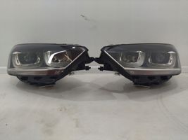 Volkswagen Golf Sportsvan Lampy przednie / Komplet 517941033A