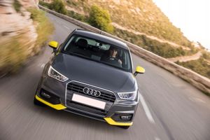 Audi A1 Spoguļa plastmasas dekoratīvā apdare 8XA072531F