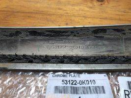 Toyota Hilux (AN10, AN20, AN30) Griglia superiore del radiatore paraurti anteriore 531220K010