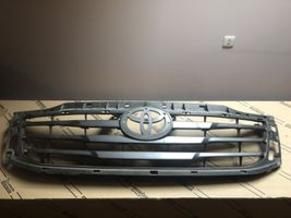 Toyota Hilux (AN10, AN20, AN30) Griglia superiore del radiatore paraurti anteriore 531110K480