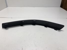 Volkswagen PASSAT B5 Apdailinė priekinio bamperio juosta 3B0807718D