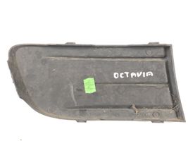 Skoda Octavia Mk2 (1Z) Etupuskurin alempi jäähdytinsäleikkö 1Z0807367