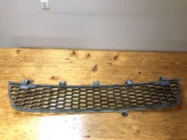 Mitsubishi L200 Grille inférieure de pare-chocs avant 