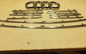 Audi A8 S8 D4 4H Grille calandre supérieure de pare-chocs avant 