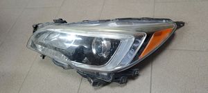 Subaru Outback Lampa przednia 